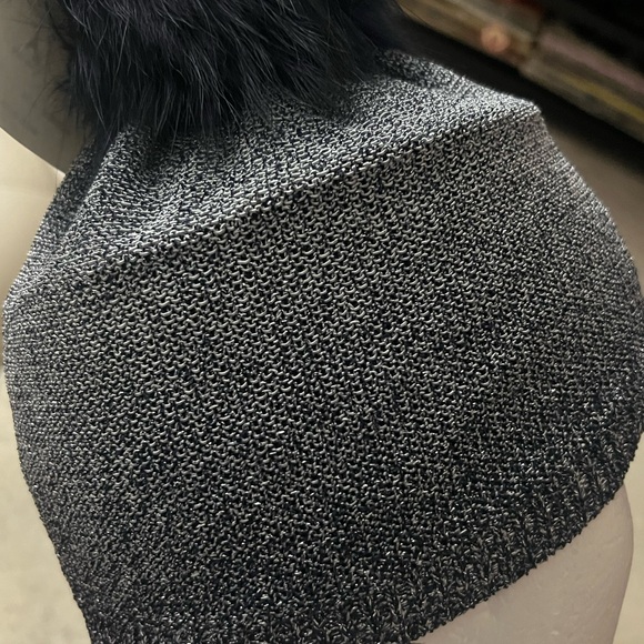 NAVY BLUE AND SILVERY SPARKLING KNIT CAP WITH WARM FUR INSIDE… NEW WITH TAGS. OS - Picture 6 of 13